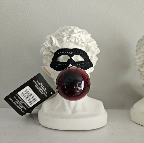 NWT Michaels Ashland Gothic Bordeaux Bubble Gum Man & Woman Busts - Picture 2 of 10